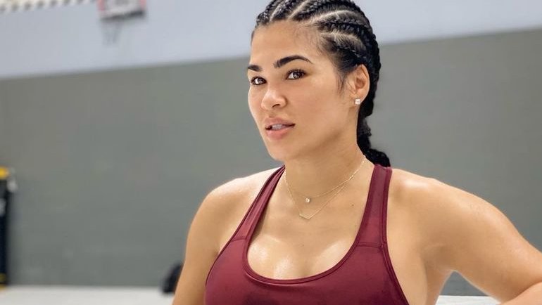 Топовые Бойцы UFC среди Женщин: Кто в Лидерах?