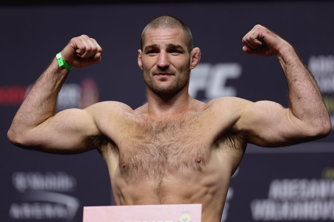 Чемпион UFC в среднем весе: Последние новости и достижения